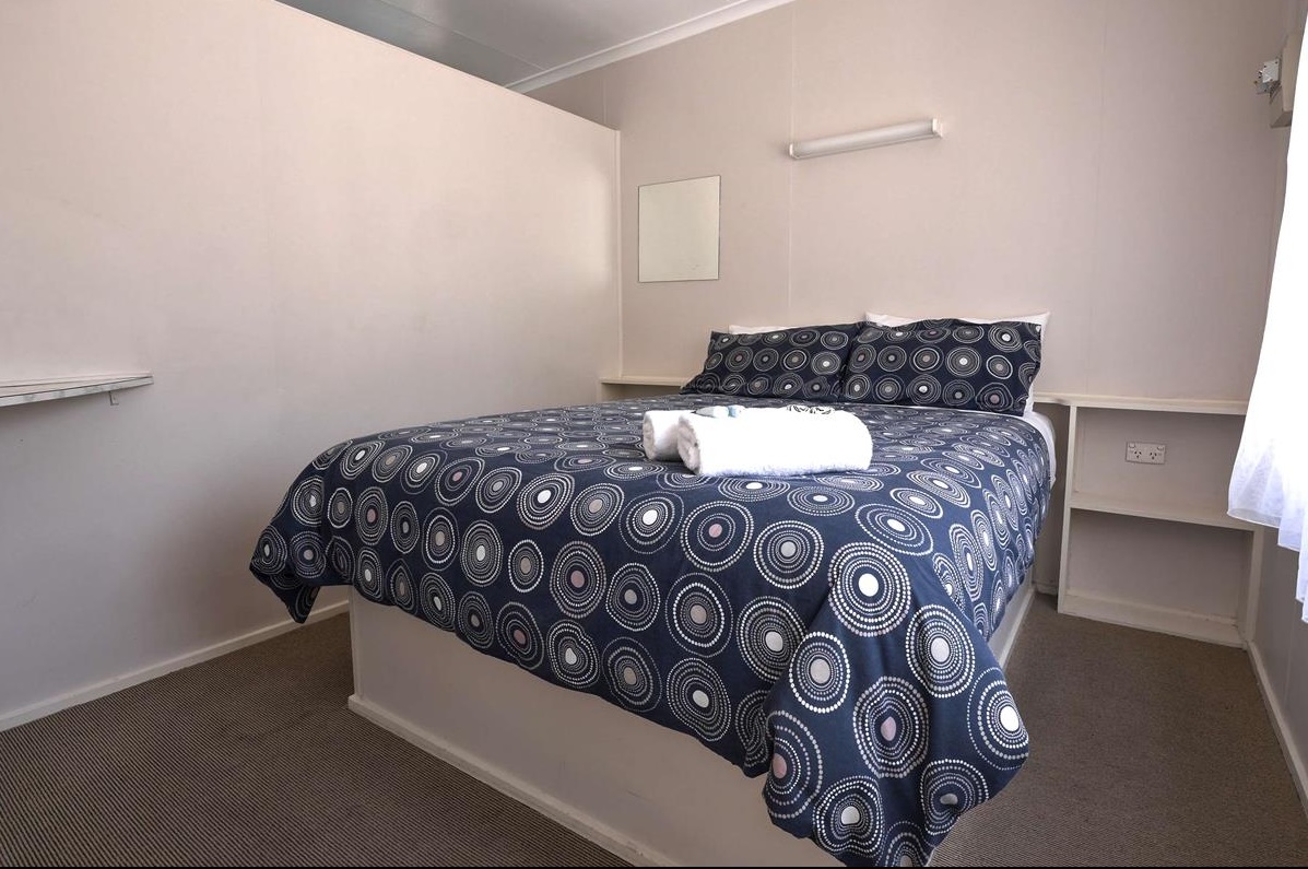 Wangaratta Accommodation North Cedars  Ensuite cabin